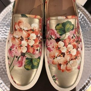 Gucci slip on sneakers